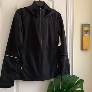 Gap Fit Water/Wind Resistant Black Jacket Size M